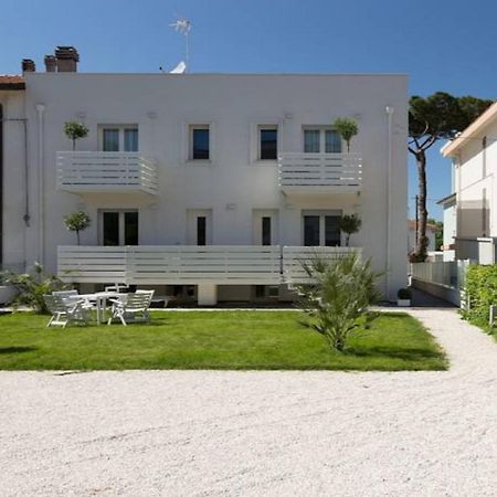Residence Giardino Riccione Kültér fotó